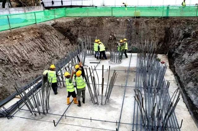 雅萬高鐵建設(shè)迎重要節(jié)點(diǎn) 中鐵四局成功預(yù)制首榀箱梁